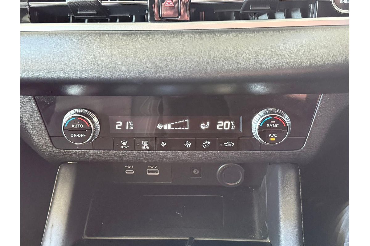 2024 Mitsubishi Outlander LS ZM