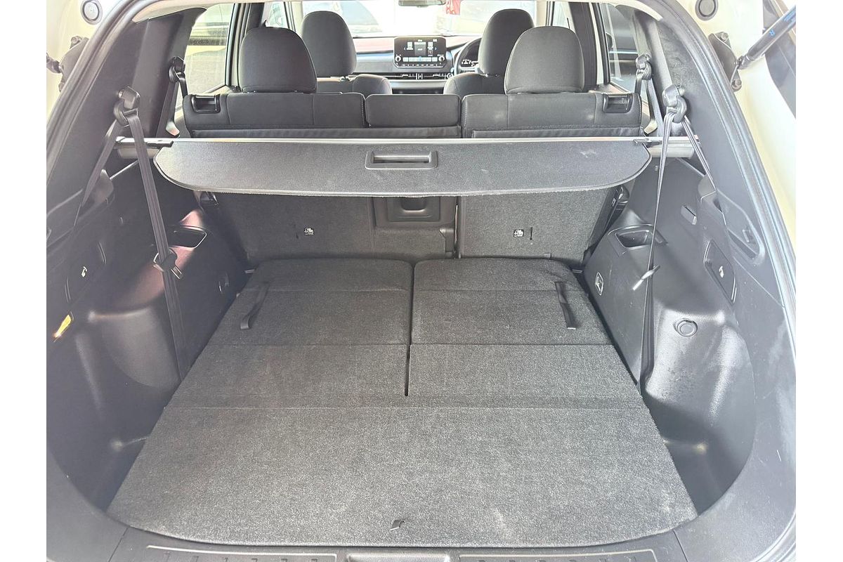 2024 Mitsubishi Outlander LS ZM