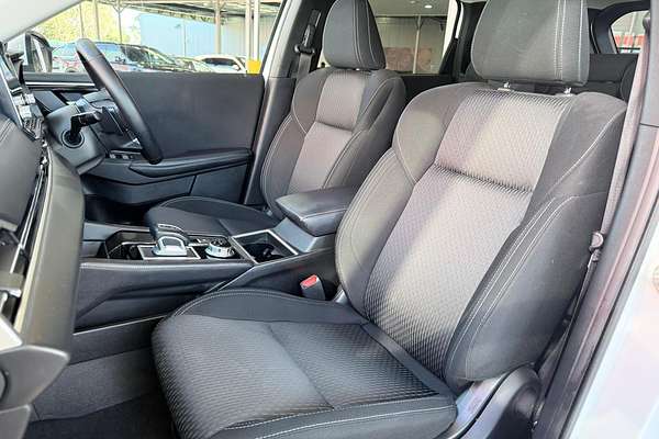 2024 Mitsubishi Outlander LS ZM