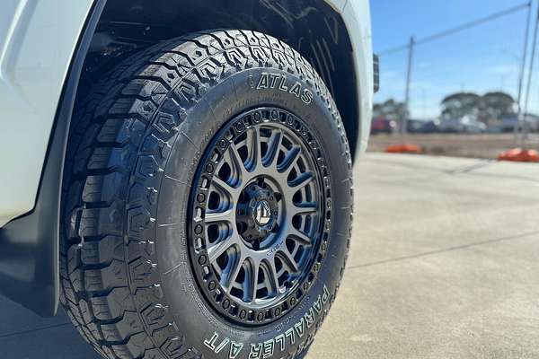 2024 Mitsubishi Triton GLX MV 4X4