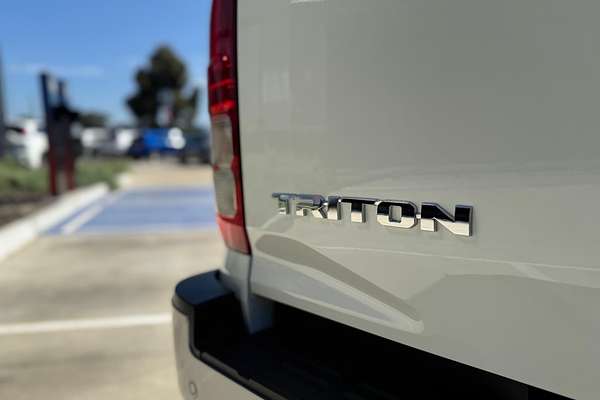 2024 Mitsubishi Triton GLX MV 4X4