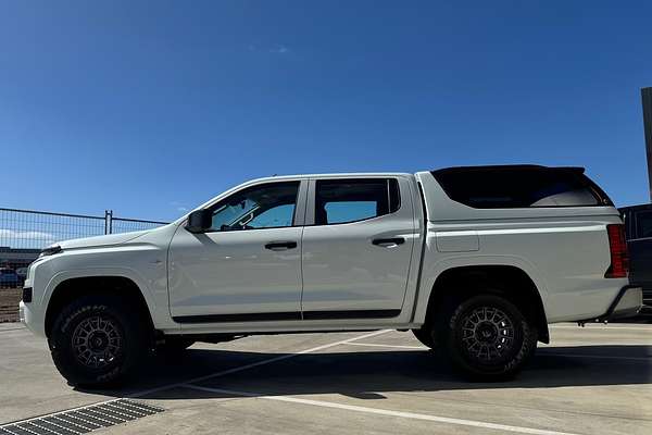 2024 Mitsubishi Triton GLX MV 4X4
