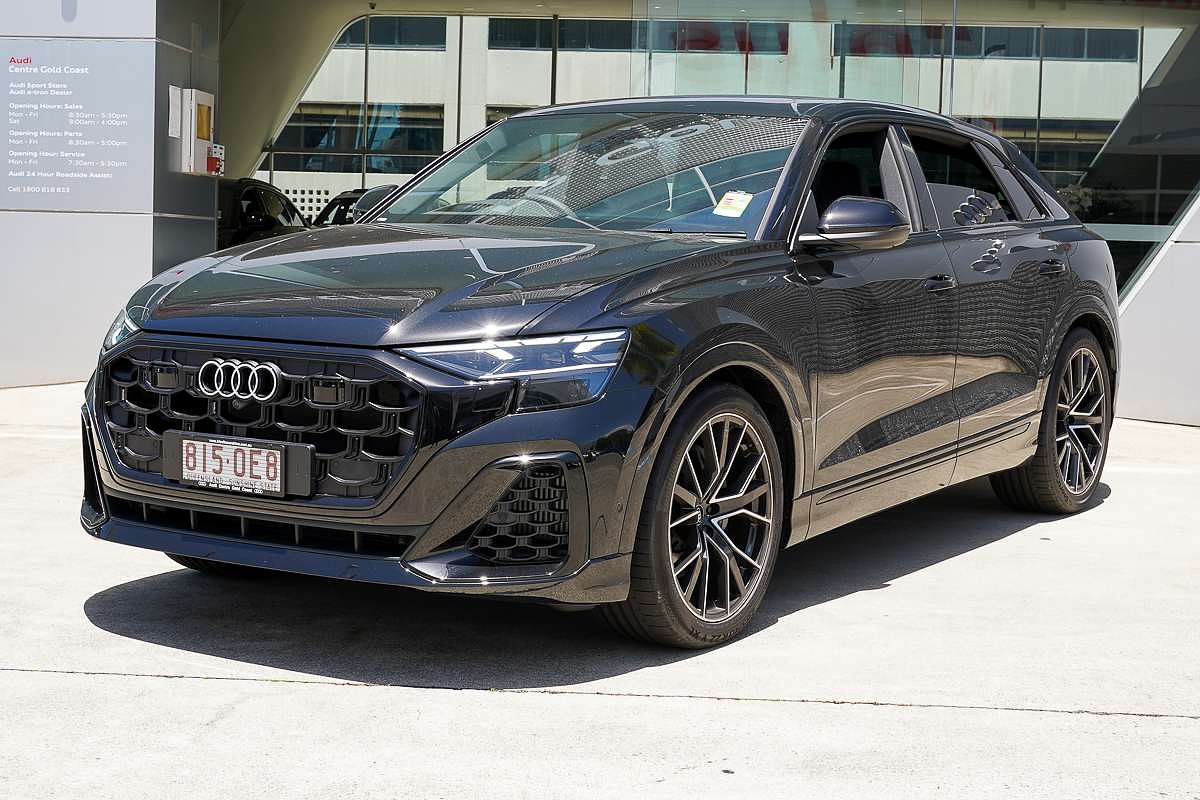 2024 Audi Q8 55 TFSI S line F1