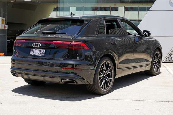 2024 Audi Q8 55 TFSI S line F1