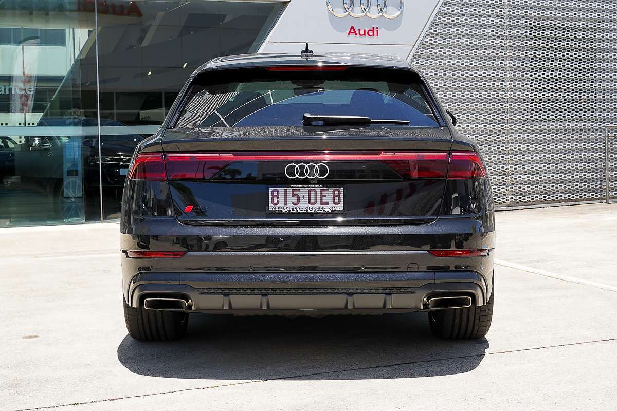 2024 Audi Q8 55 TFSI S line F1