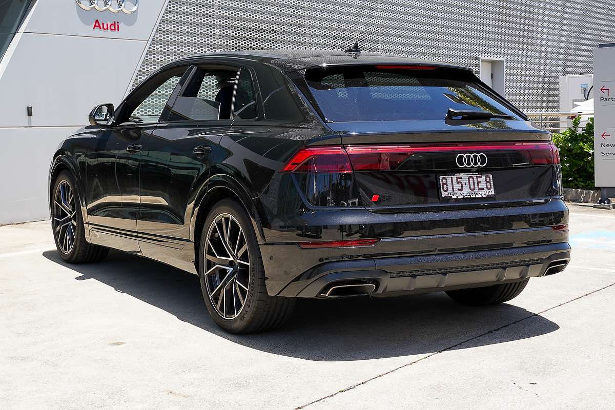 2024 Audi Q8 55 TFSI S line F1