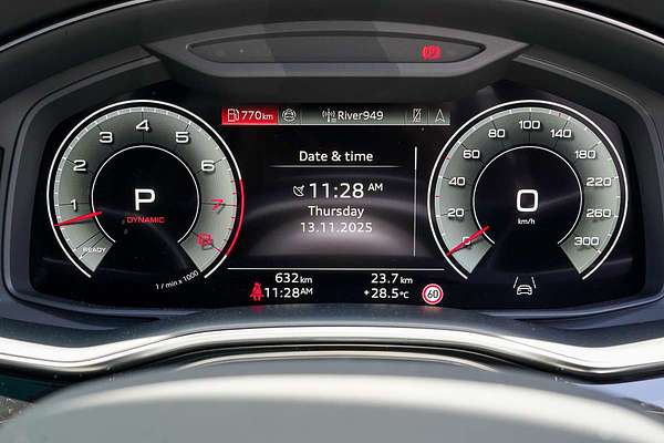 2024 Audi Q8 55 TFSI S line F1