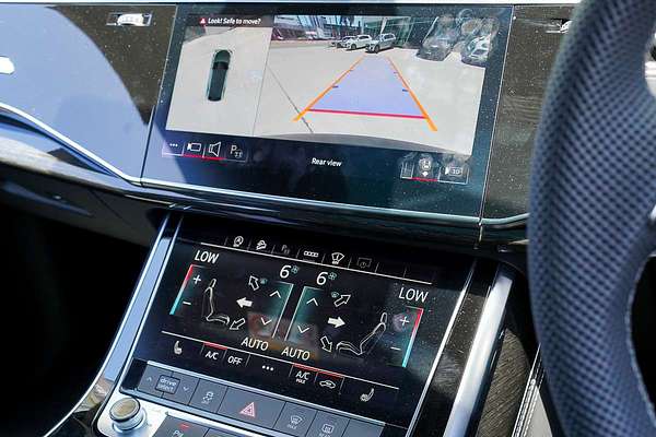 2024 Audi Q8 55 TFSI S line F1