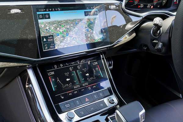 2024 Audi Q8 55 TFSI S line F1