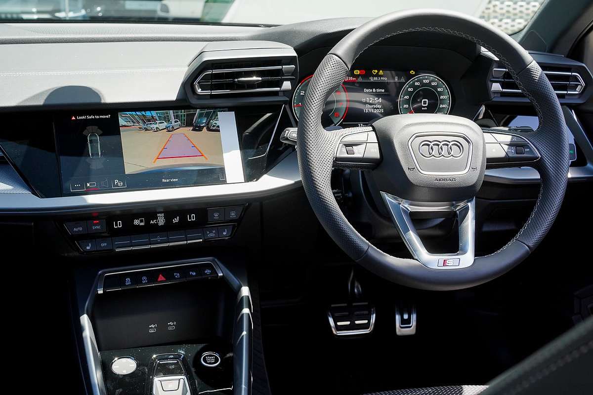 2024 Audi A3 35 TFSI S line GY