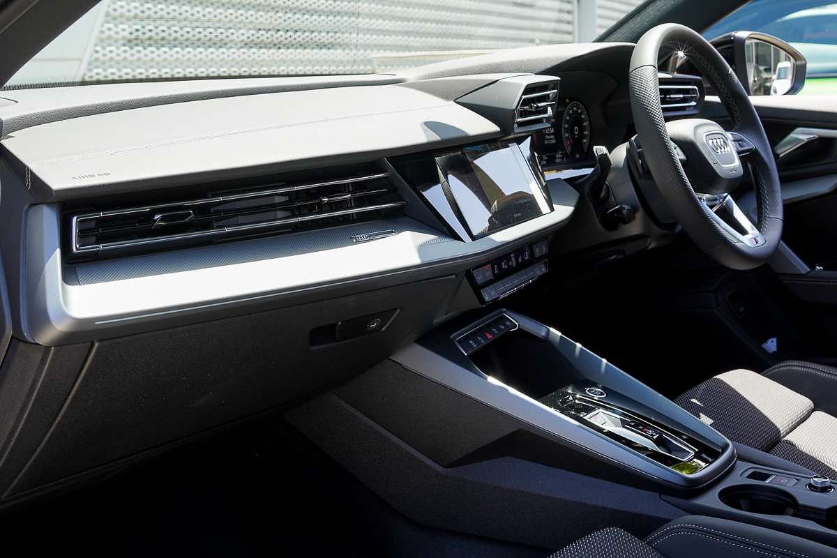 2024 Audi A3 35 TFSI S line GY