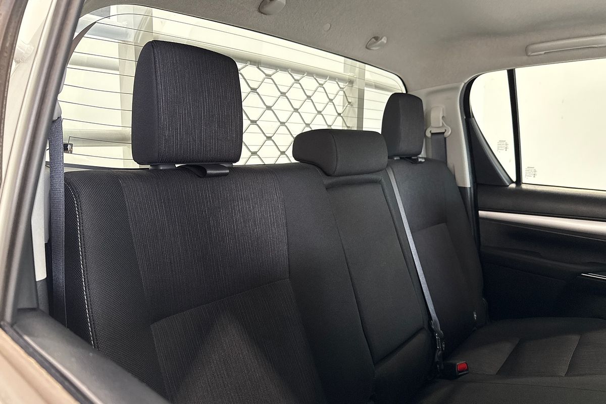 2018 Toyota Hilux SR5+ (4x4) GUN126R MY17 4X4