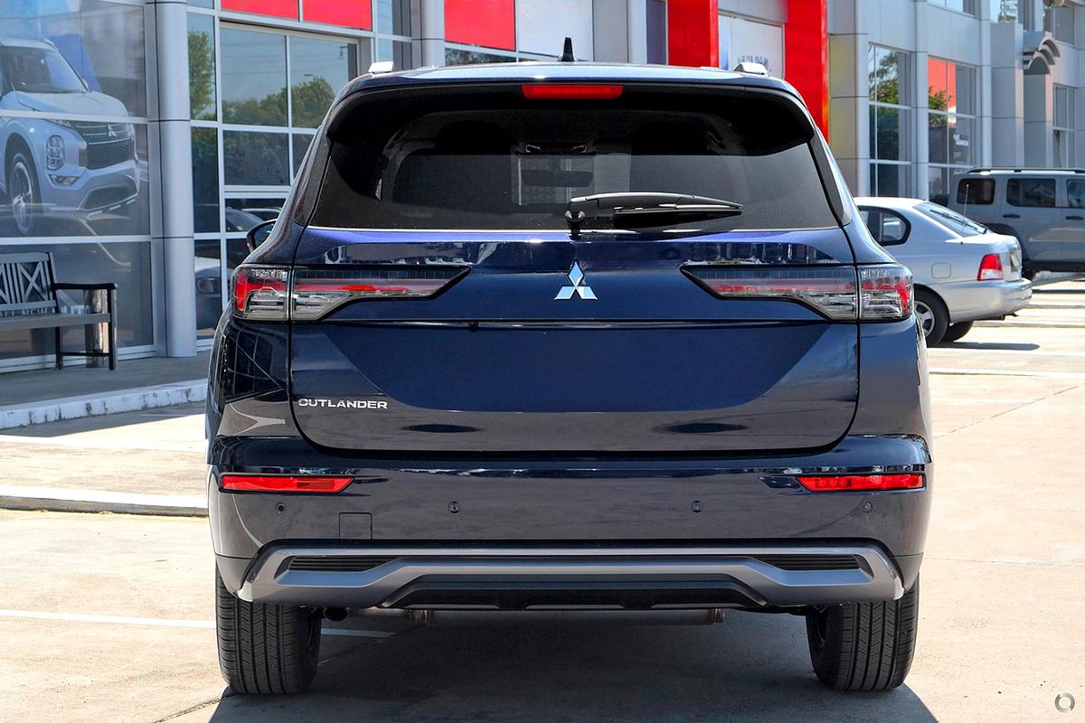 2025 Mitsubishi Outlander LS ZM