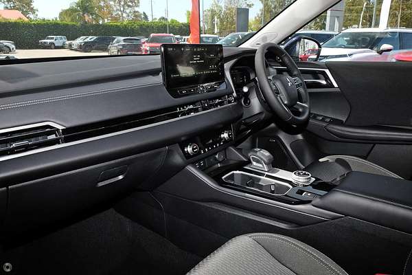 2025 Mitsubishi Outlander LS ZM