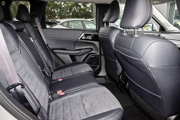 2025 Mitsubishi Outlander Aspire ZM