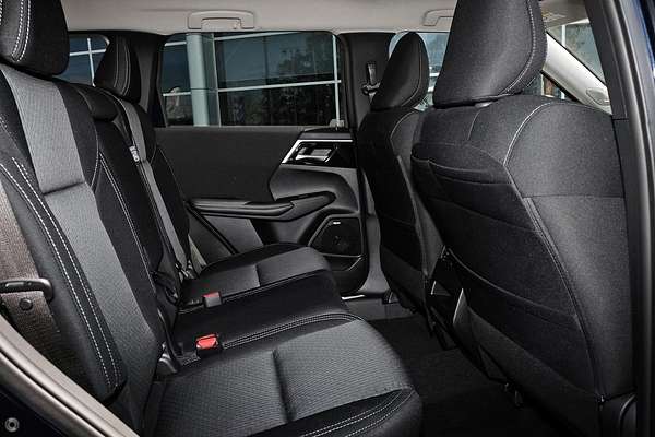 2025 Mitsubishi Outlander LS ZM