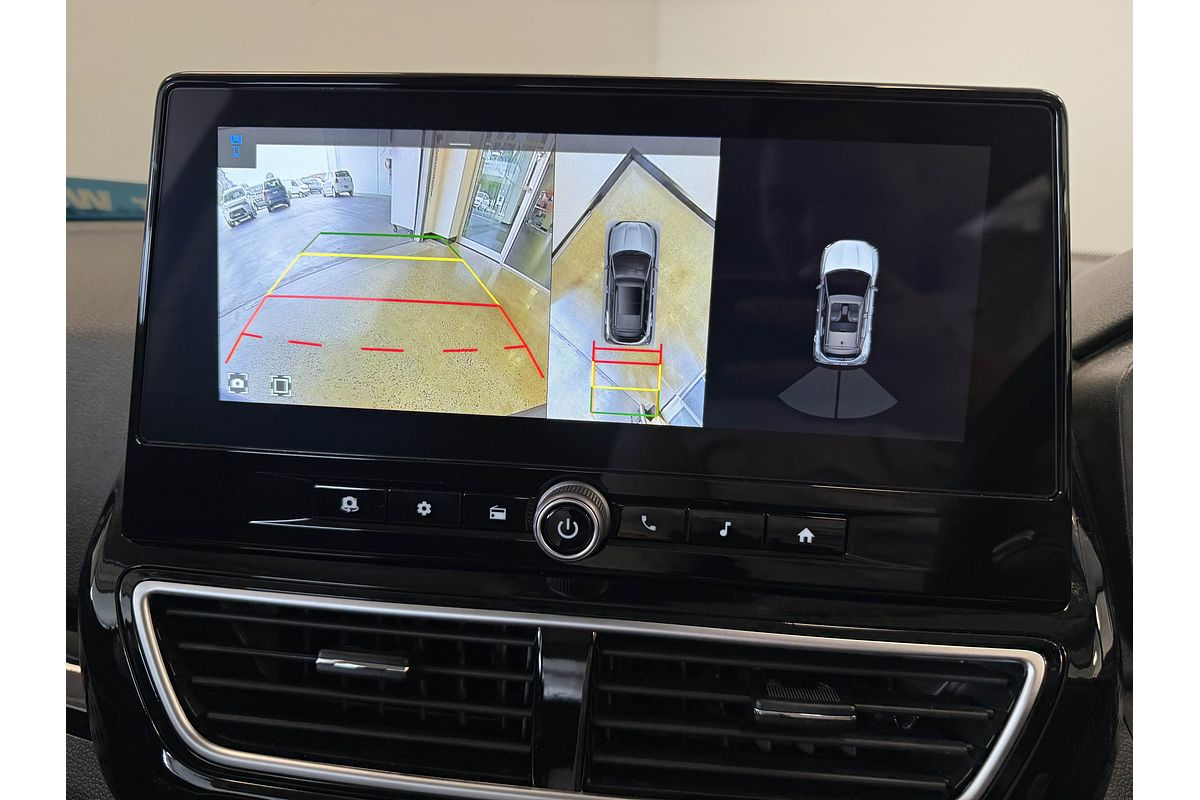 2025 Mahindra XUV3XO AX5L