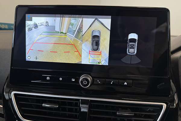 2025 Mahindra XUV3XO AX5L