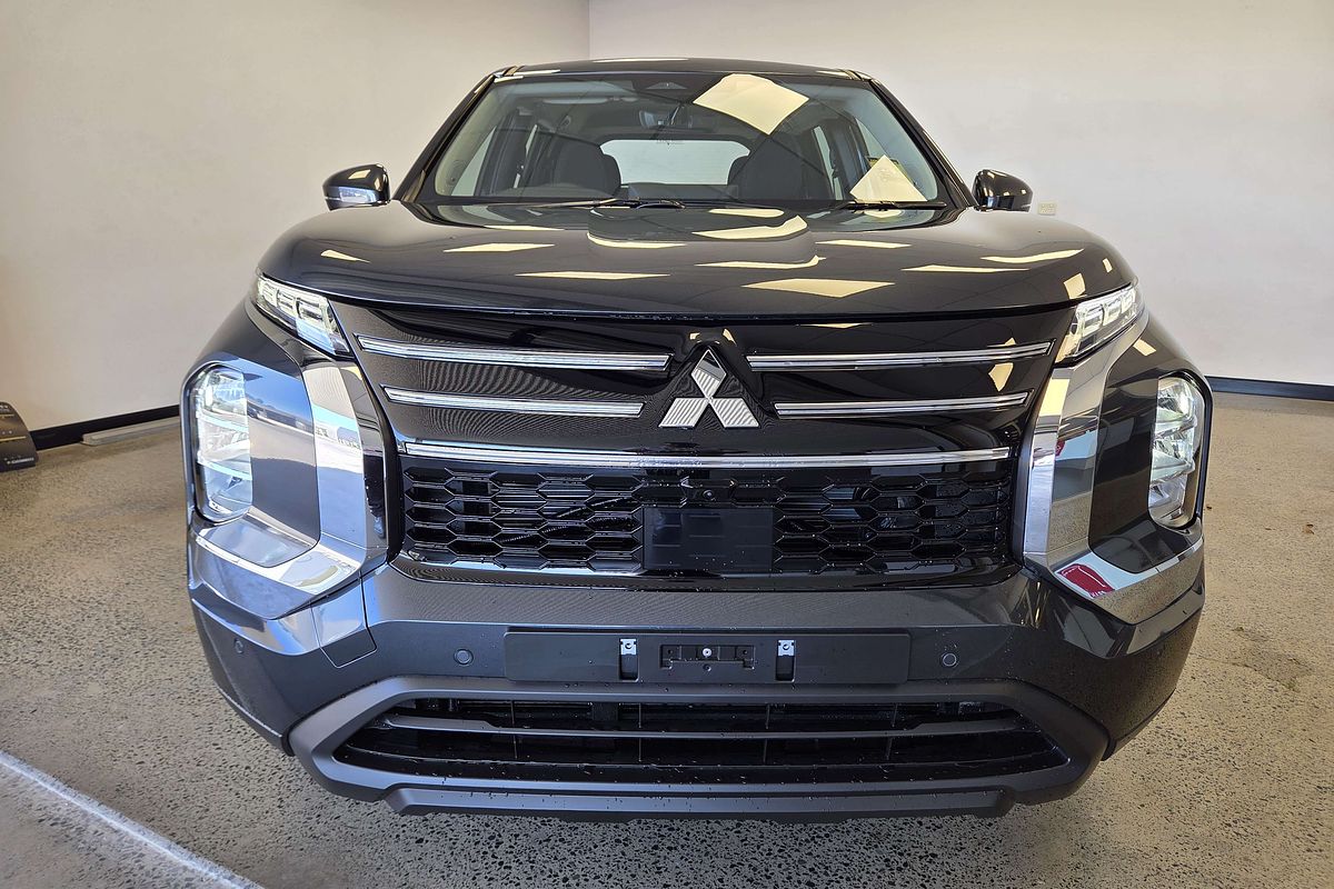 2025 Mitsubishi Outlander ES ZM