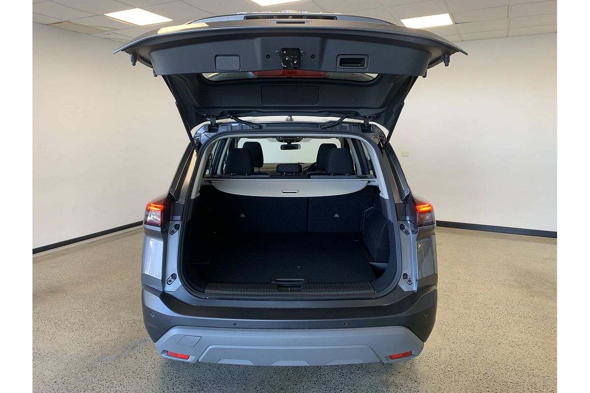 2025 Nissan X-TRAIL ST T33