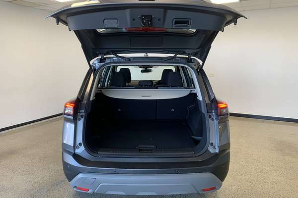 2025 Nissan X-TRAIL ST T33