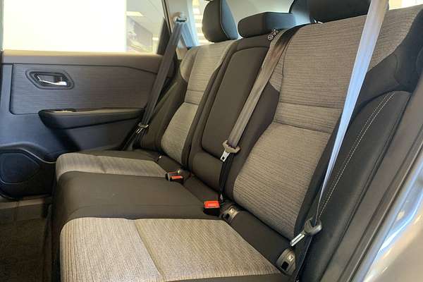 2025 Nissan X-TRAIL ST T33