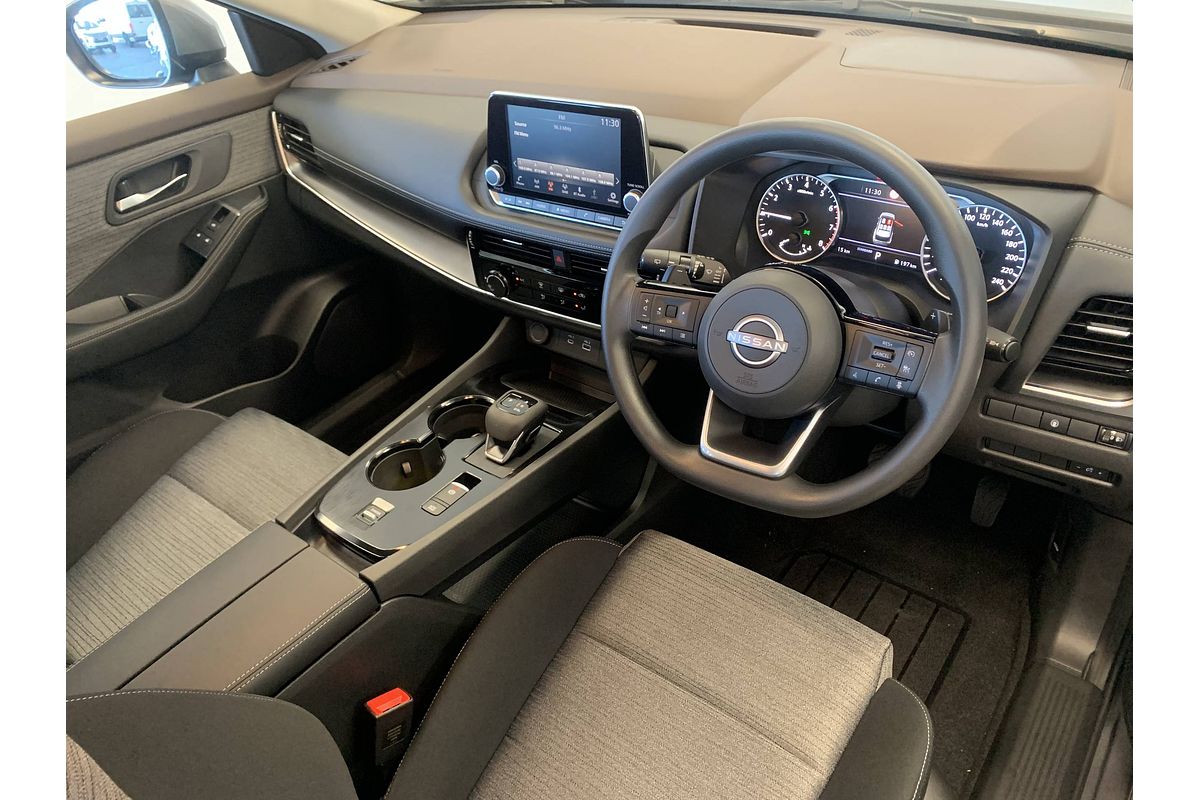 2025 Nissan X-TRAIL ST T33