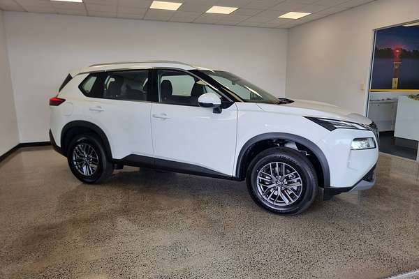 2024 Nissan X-TRAIL ST T33