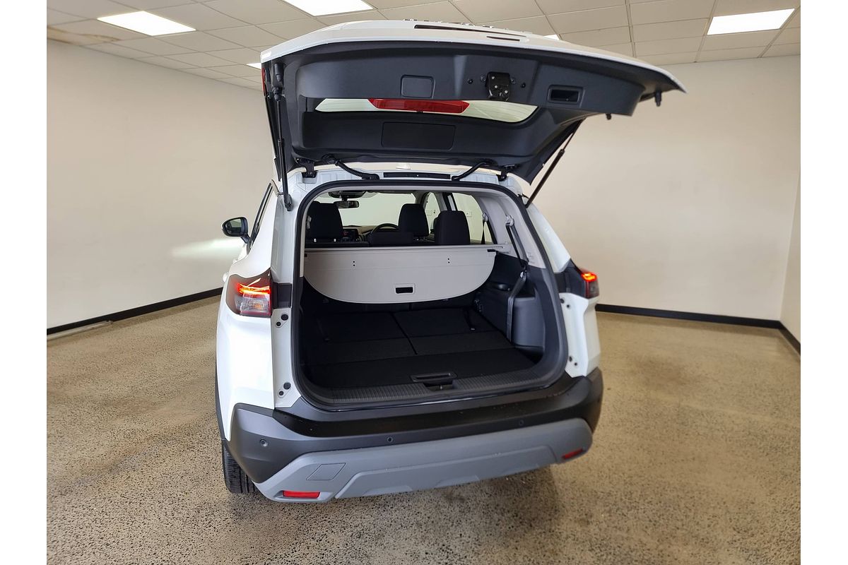 2024 Nissan X-TRAIL ST T33