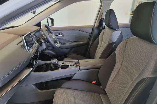 2024 Nissan X-TRAIL ST T33