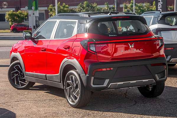 2025 Mahindra XUV3XO AX7L
