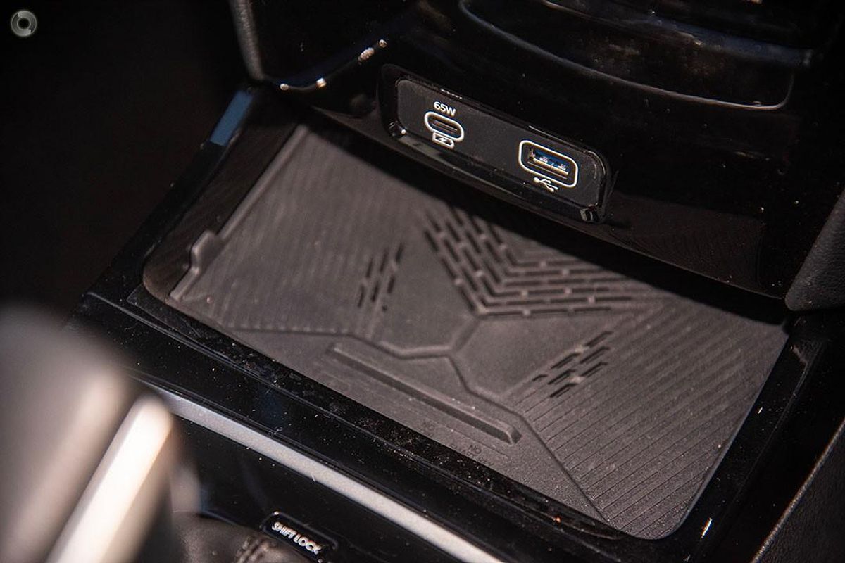 2025 Mahindra XUV3XO AX7L