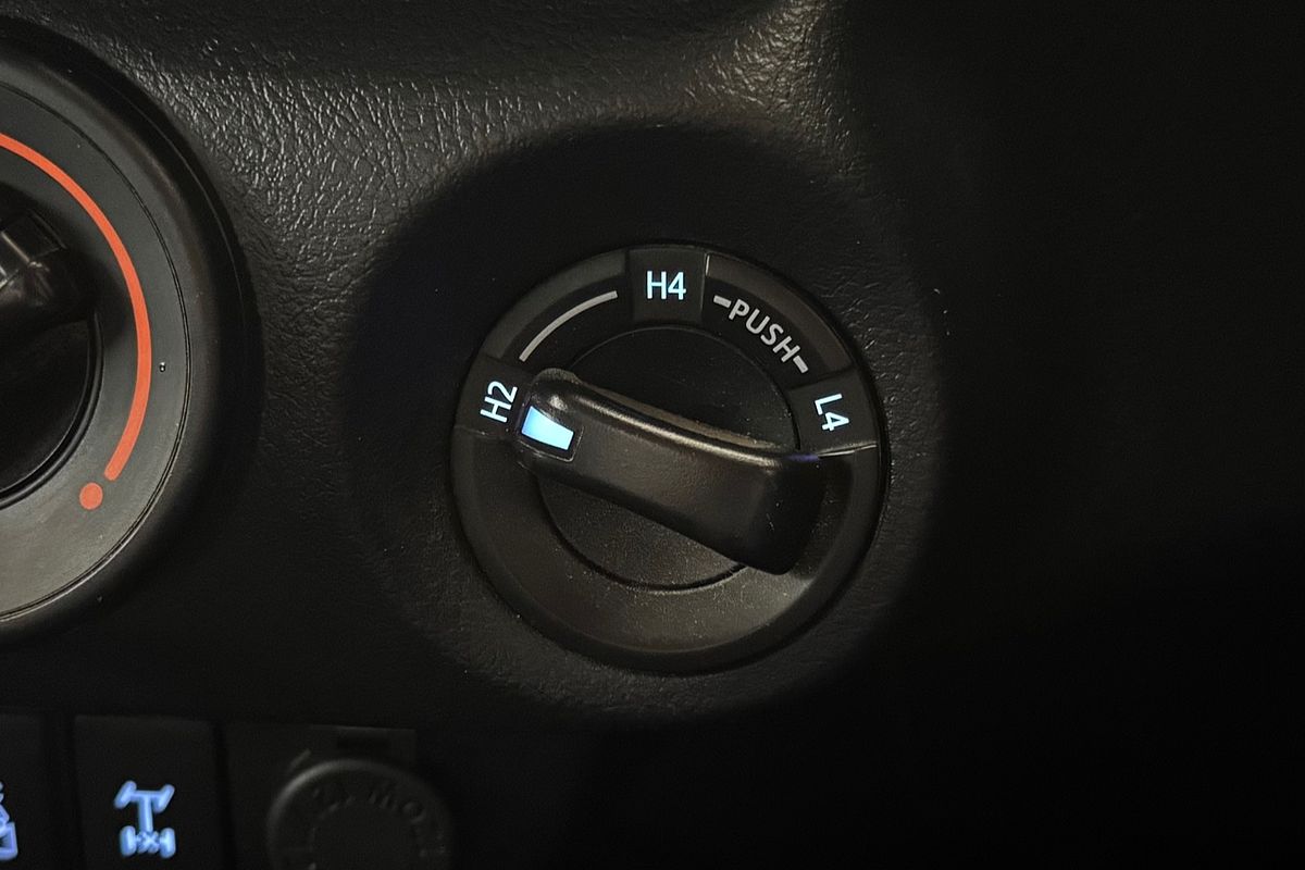 2019 Toyota Hilux SR GUN126R 4X4