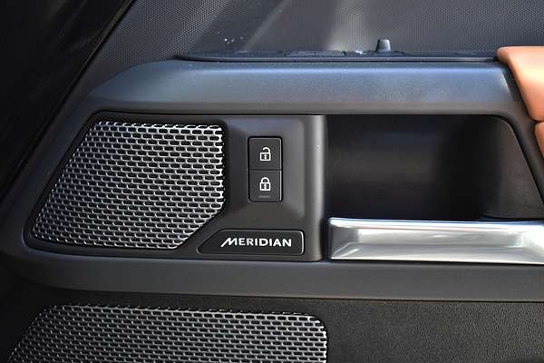 2023 Land Rover Defender 110 D300 X-Dynamic HSE L663