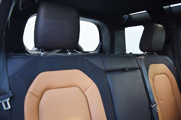 2023 Land Rover Defender 110 D300 X-Dynamic HSE L663