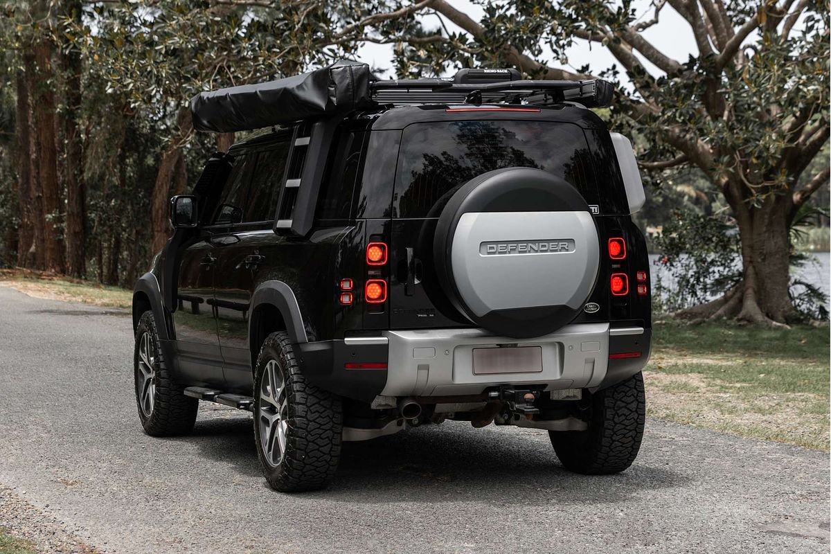 2020 Land Rover Defender 110 P400 SE L663