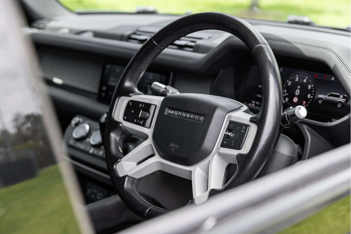 2020 Land Rover Defender 110 P400 SE L663