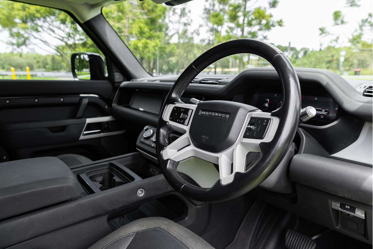 2020 Land Rover Defender 110 P400 SE L663