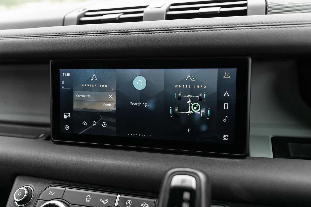 2020 Land Rover Defender 110 P400 SE L663