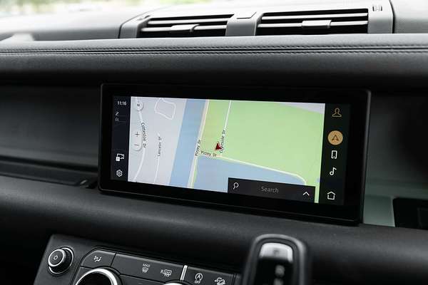 2020 Land Rover Defender 110 P400 SE L663