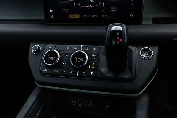 2020 Land Rover Defender 110 P400 SE L663
