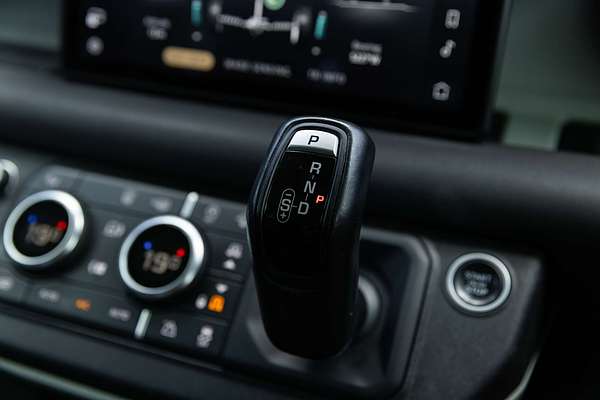 2020 Land Rover Defender 110 P400 SE L663