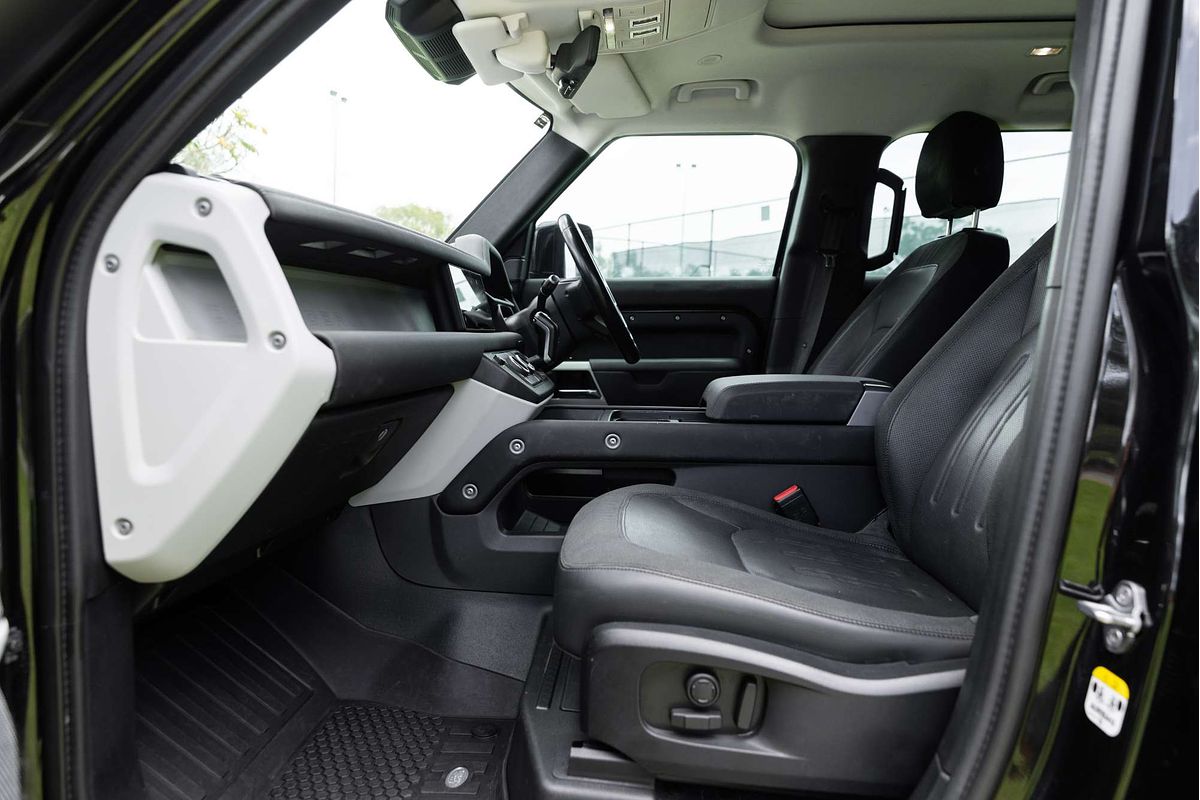 2020 Land Rover Defender 110 P400 SE L663