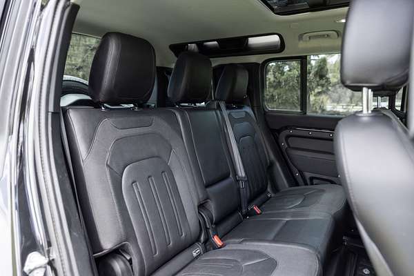 2020 Land Rover Defender 110 P400 SE L663