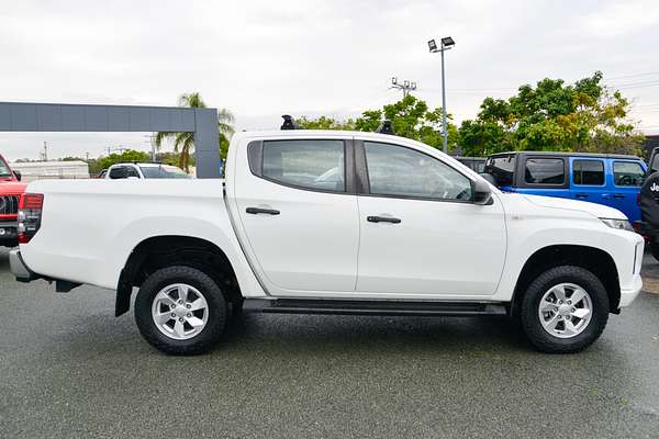 2022 Mitsubishi Triton GLX+ MR 4X4 thumb-4