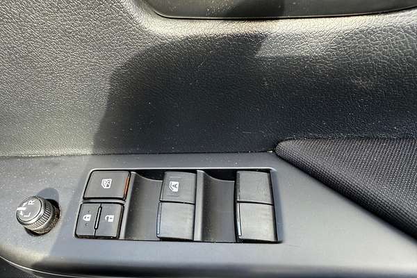 2019 Toyota Hilux SR GUN126R 4X4