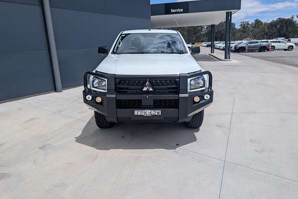 2024 Mitsubishi Triton GLX MV 4X4