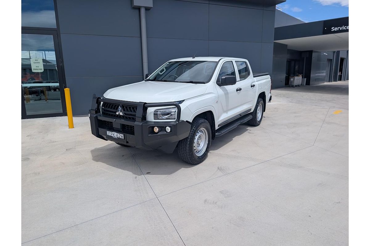 2024 Mitsubishi Triton GLX MV 4X4