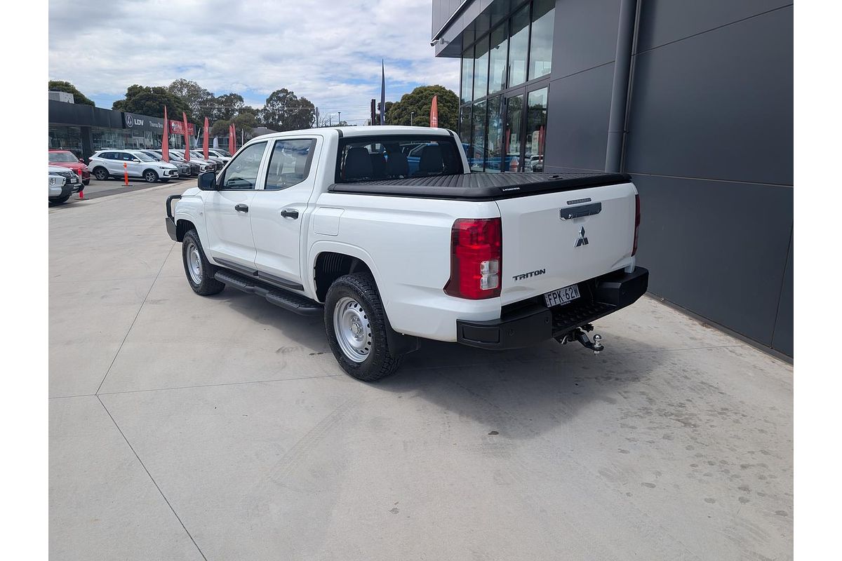 2024 Mitsubishi Triton GLX MV 4X4