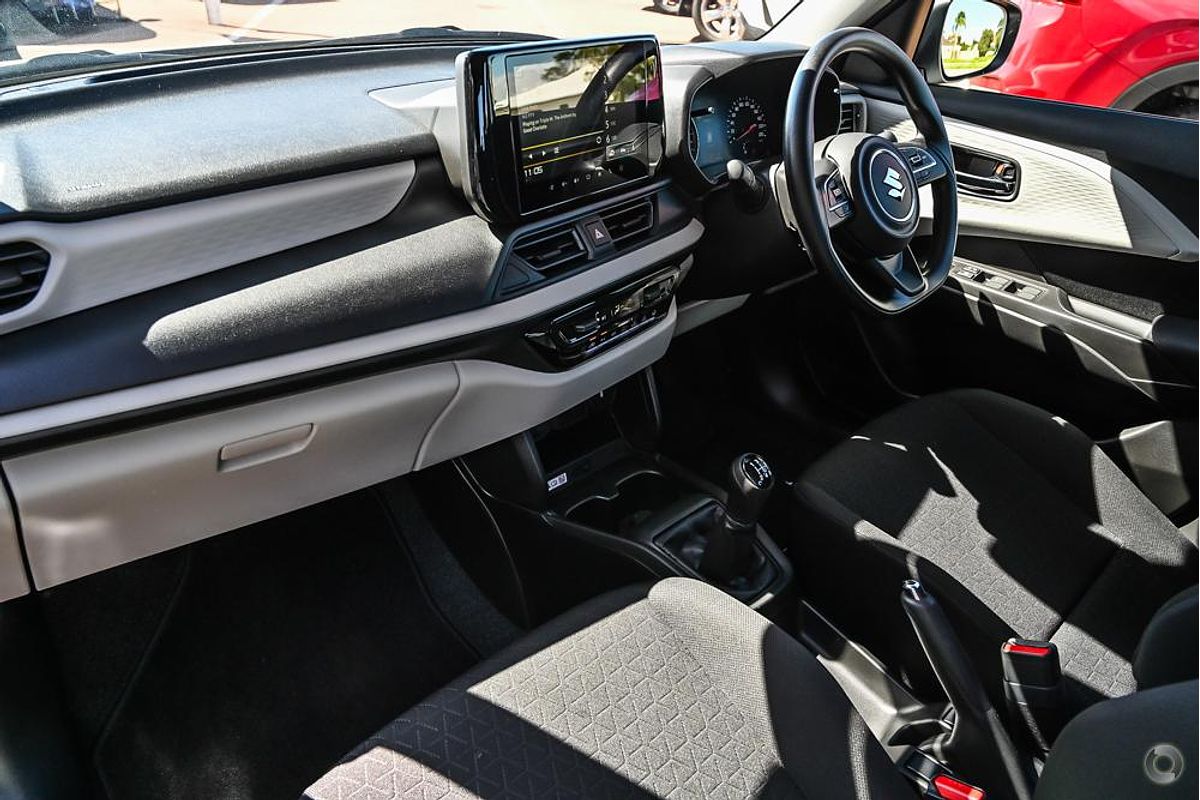 2025 Suzuki Swift Hybrid UZ